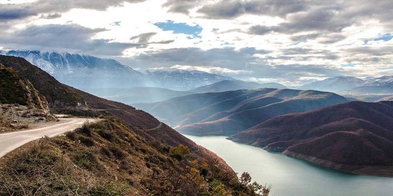构筑企业韧性：如何通过战略规划与培训咨询构建高效风险管理框架